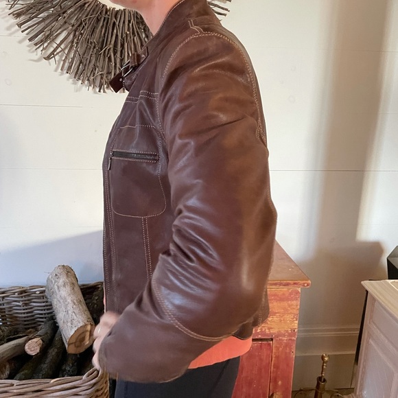 Danier chestnut leather jacket with gold stitching - Picture 3 of 5